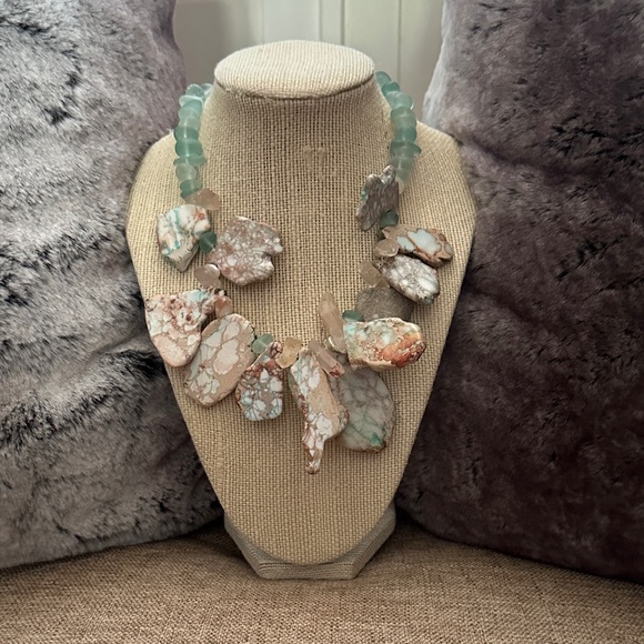 Handmade Jewelry - Chic Natural Stone Necklace with Green and Beige Hues